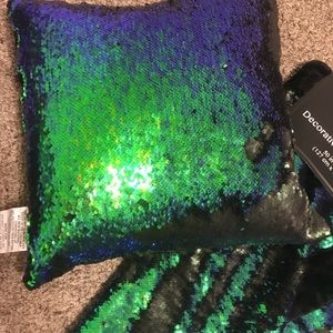 Sparkle sequin throw blanket and pillow